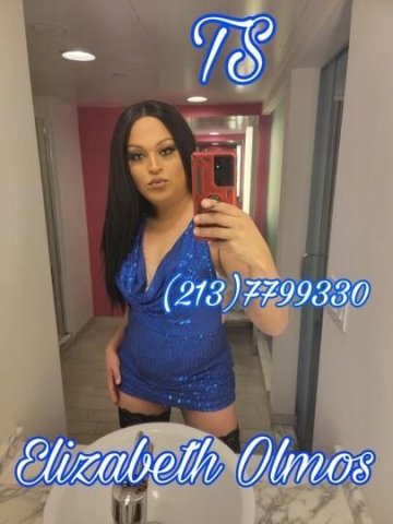 Elizabeth Olmos is Back to Los ngeles Downtown - 1