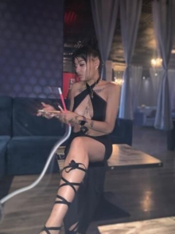 Outcall + Carplay 💯% Real Pics 🎁A Gift Just For YOU DADDY 😘 Call.Txt.Ft to Chat - 1