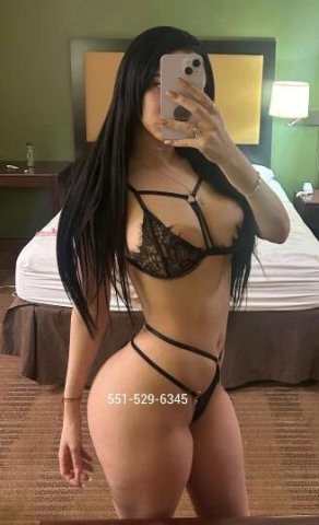 Slim and Young Latina 🌺💕🌺💕Delgadita y jovencita Linda Venezuelan 💕🌺💕 - 1