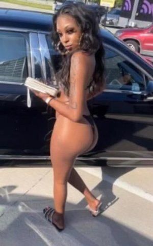Cum Fuck This FAT 🍑WET💦🌊 Pussy👅👅 sexy petite thang😍😍2 POP SPEACIAL $200 💰🫠 - 1