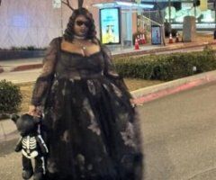 The Gothic Goddess of Your Dreams 😉 - Image 8