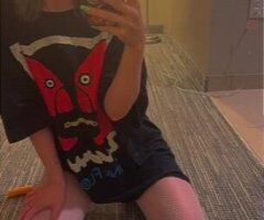 High Point escorts - Young & Horny||22 😊 Available for outcalls ! ⭐
