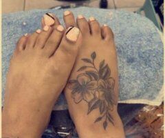 IDK WHO THOSE GIRLS ARE, WHITE GIRL EITHER,IM THE BBW 100% REAL💕😋😋🌠🎁Come dive in my Honey 😍 Let the ANGEL 😜💋LIPS grip your Dick, - Image 1