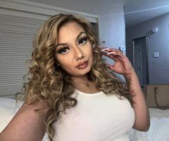 Sexy thick Latina - Image 3