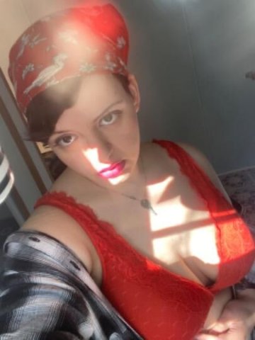 Slut seeking cocks and cum and ParTy Favors. Outcalls 💦💦 - 1