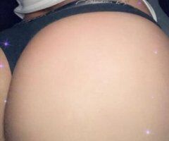 St. George escorts - baby
