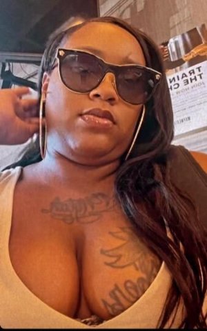 IN N OUT 💦💋 💦💧💦 🥶🥶LET ME TAKE YOU TO WONDERLAND🧚🏾♀💦 - 1