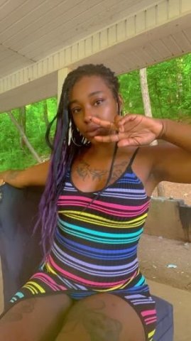 Just selling content! I meet locally! - 1