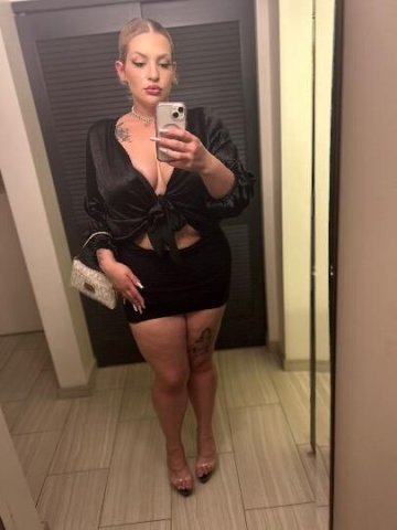LetsSnuggle😇🥰😜LonelyBlonde In need of Attention💦😻👅😋letsHaveAslumberPARTY🧁🥳 - 1