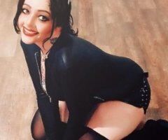 Huntington escorts - Alone in my motel room-- cum keep me company, baby!😘