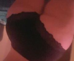Eastern Connecticut escorts - Incall!! Blonde Bombshell In Town For A Few Days!