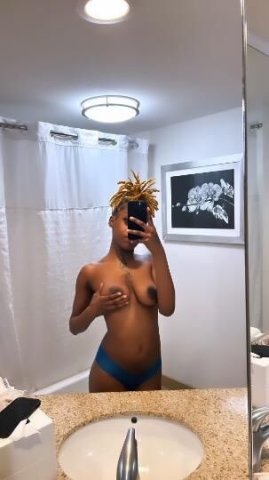 SEXY🫦 petite HOTTIE👅 looking for some playful fun!🤩 - 1