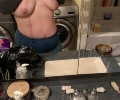 thick white girl ready for sum fun 😘 - Image 4