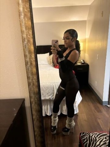 (im available for outcalls & incalls )The Irresistable Fanasty 👸🏼 best in Houston 💦🥵 Young classic bombshell 😍💕 100% real pics 😋 A true fantasy before your eyes 💋💦🤤 - 1