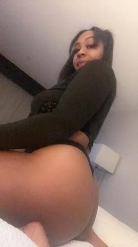 Curvy Busty Caramela Ava - 1