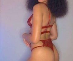 Northern Michigan escorts - Naturally Beautiful & Tall Model