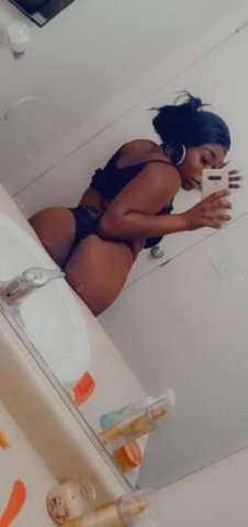 🥰🍫 Your Favorite sweet chocolate nasty and horny available for outcalls and more looking for regulars Come bend me over baby 😜😜 Throat goat experience - 1
