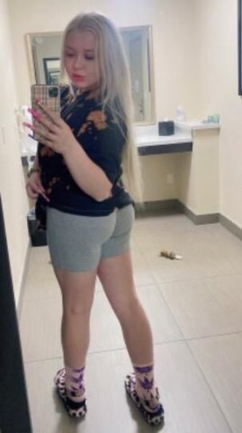 White Girl Princess 👑 YREKA INCALL 2 NIGHTS - 1