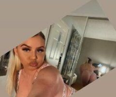 winter wonderland💦❄ 2 girl available😏 - Image 1