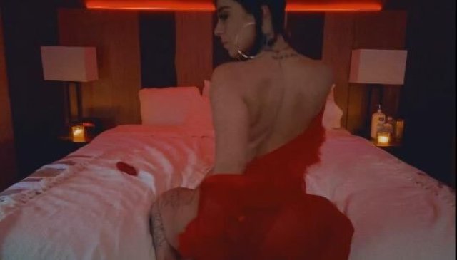 💕This is your fantasy, im just passing through🥰 - 1