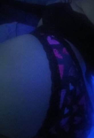 Long legs and thick thighs female ready to make you.... (make an appt) - 1