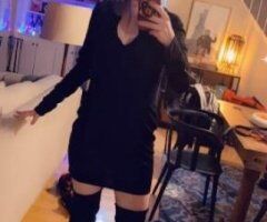 CUM PLAY WIT ME IN THE SNOW 💦💦 - Image 3