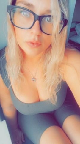 Girl next door with a LITTLE secret 💋 - 1