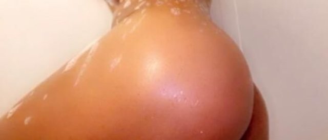 sexy hot babe looking to make you CUM - 1