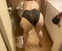sexy white girl looking for some fun - Image 4