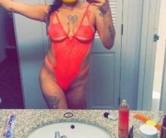 Kansas City escorts - sexy amiri visiting town ready to get wet 💦😘