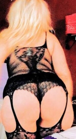 Busty Blonde 💋 BEAUTY 🫦 looking for my 🦴 BEAST💪 - 1