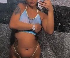 ms pretty pussy 💦 - Image 2