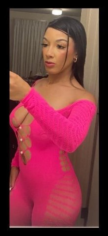 HOTTEST WOMAN ON THE BLOCK - 1