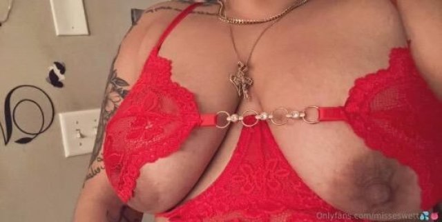 THICK LATINA SLUT 👅💦 - 1