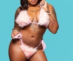Winston-Salem escorts - Beautiful BOMBSHELL here for a the weekend