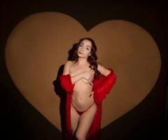 CALIFORNIAS FAVORITE SNOWBUNNY 😝🐰 PRETTY AND PETITE WITH A WET AND TIGHT PUSSY NAOMI 👸🏻⭐💦💓🥂😻 - Image 3