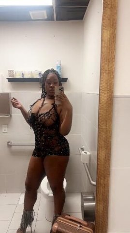 Bella the stallion ✈💗💦😻😻 new to town - 1