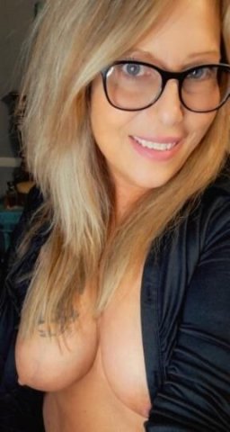 👉👉Hey, I'm 41 sexy mom.Big tits Outcall 🌷🌷Incall Car fan 🌹Car date Available 24/7 - - 1