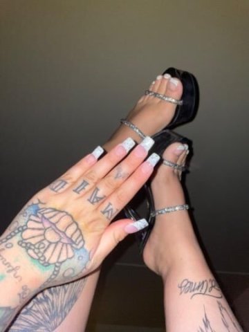new to town 😍💋 - 1
