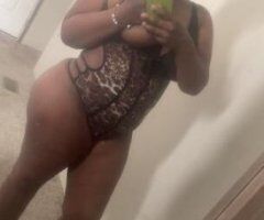 Wet pussy,Fat ass,cute in the face. Come show me a good time😘 - Image 7