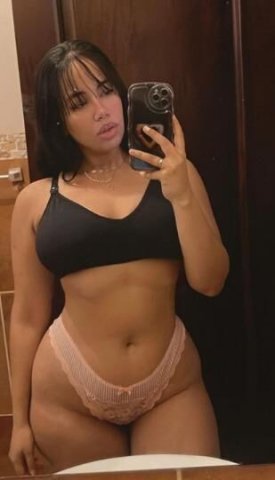LATINA EN LA ZONA VAGINA ESTRECHA Y MOJADA - 1