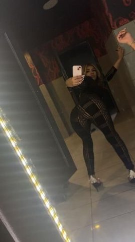 Sexy latina, jubgement free - 1