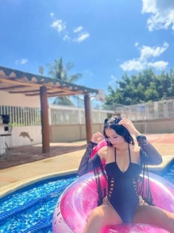 nueva y caliente - 1
