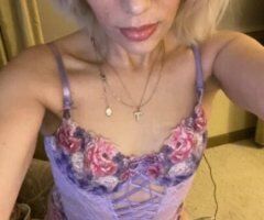 Mankato escorts - happy Valentine's Day, everybody to those who are single going out Domingo. I'm available all day and night favorite holiday. Come spend the snowy night with me.
