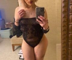 happy Valentine's Day, everybody to those who are single going out Domingo. I'm available all day and night favorite holiday. Come spend the snowy night with me. - Image 3