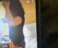 Beautiful mature lady gives great massage - Image 7