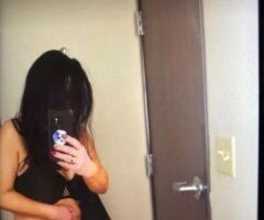 Beautiful mature lady gives great massage - Image 8