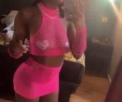 coco with the wet pussy 💦 - Image 2