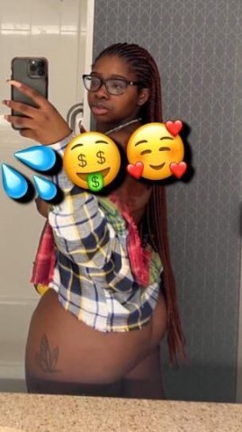 Thick ass Carmen🍑💦 SPECIALS $$ - 1