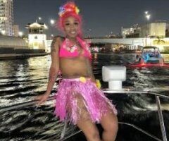 Lansing escorts - The Qing and her Queen is in your city!! To eat!$$$🌹🌹🌹🌹🌹